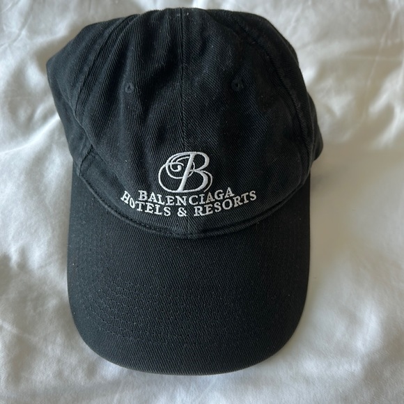 Balenciaga hat - Picture 1 of 3